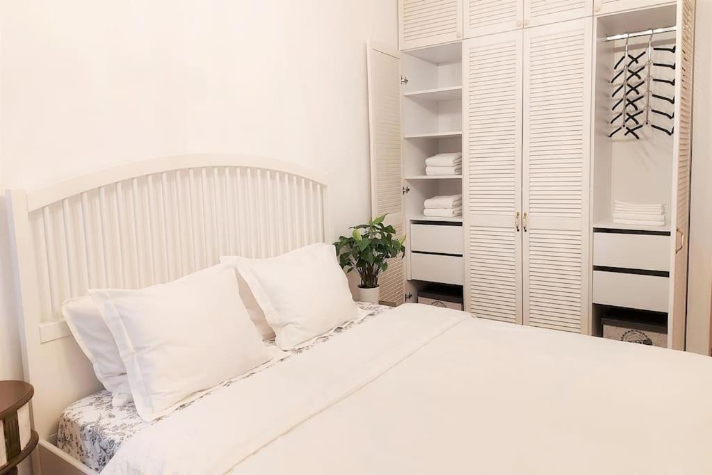 Cosy Boutique 61 Sqm Apartment - Private Parking - Ten Blocks Residence Bucharest Exterior photo