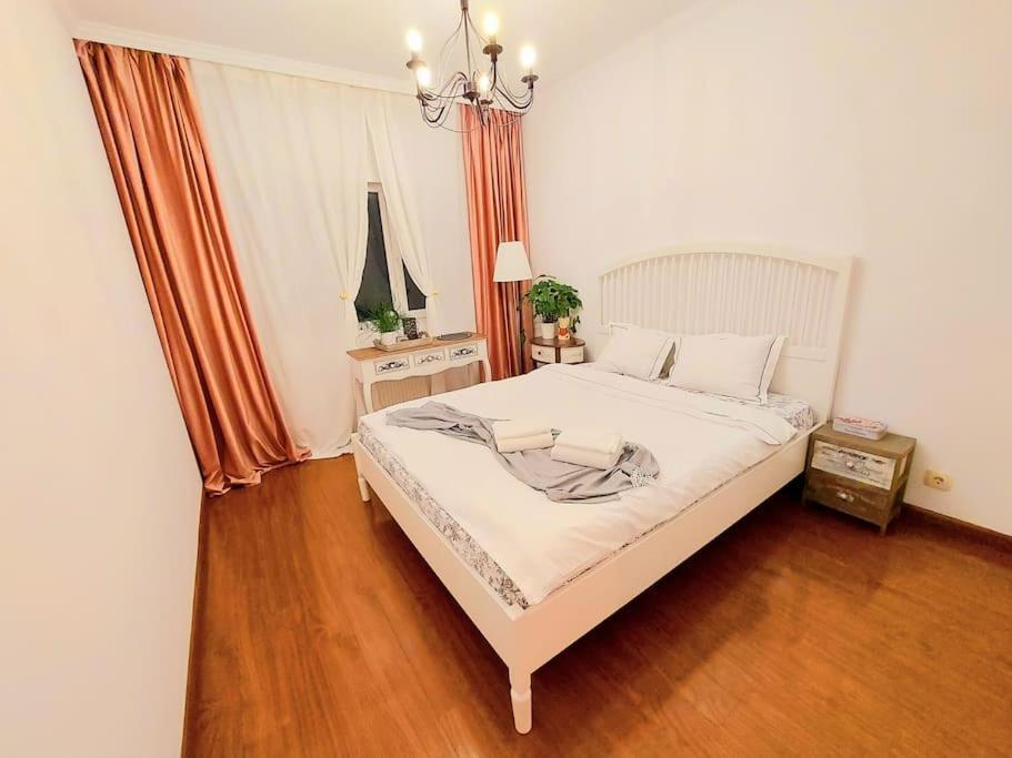 Cosy Boutique 61 Sqm Apartment - Private Parking - Ten Blocks Residence Bucharest Exterior photo